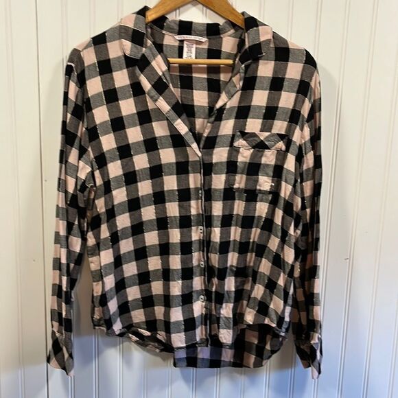 Victoria’s Secret checkered long sleeve pajama top - Picture 1 of 7